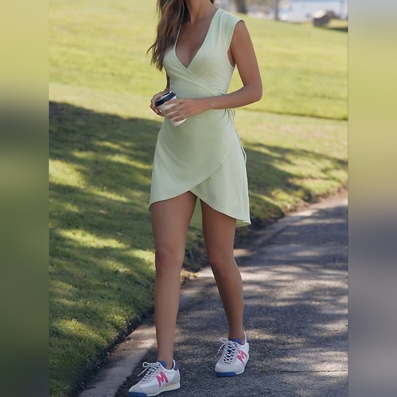 Daily Practice by Anthropologie Montauk Athleisure V-Neck Dress, Lime Green, XS - Picture 4 of 11